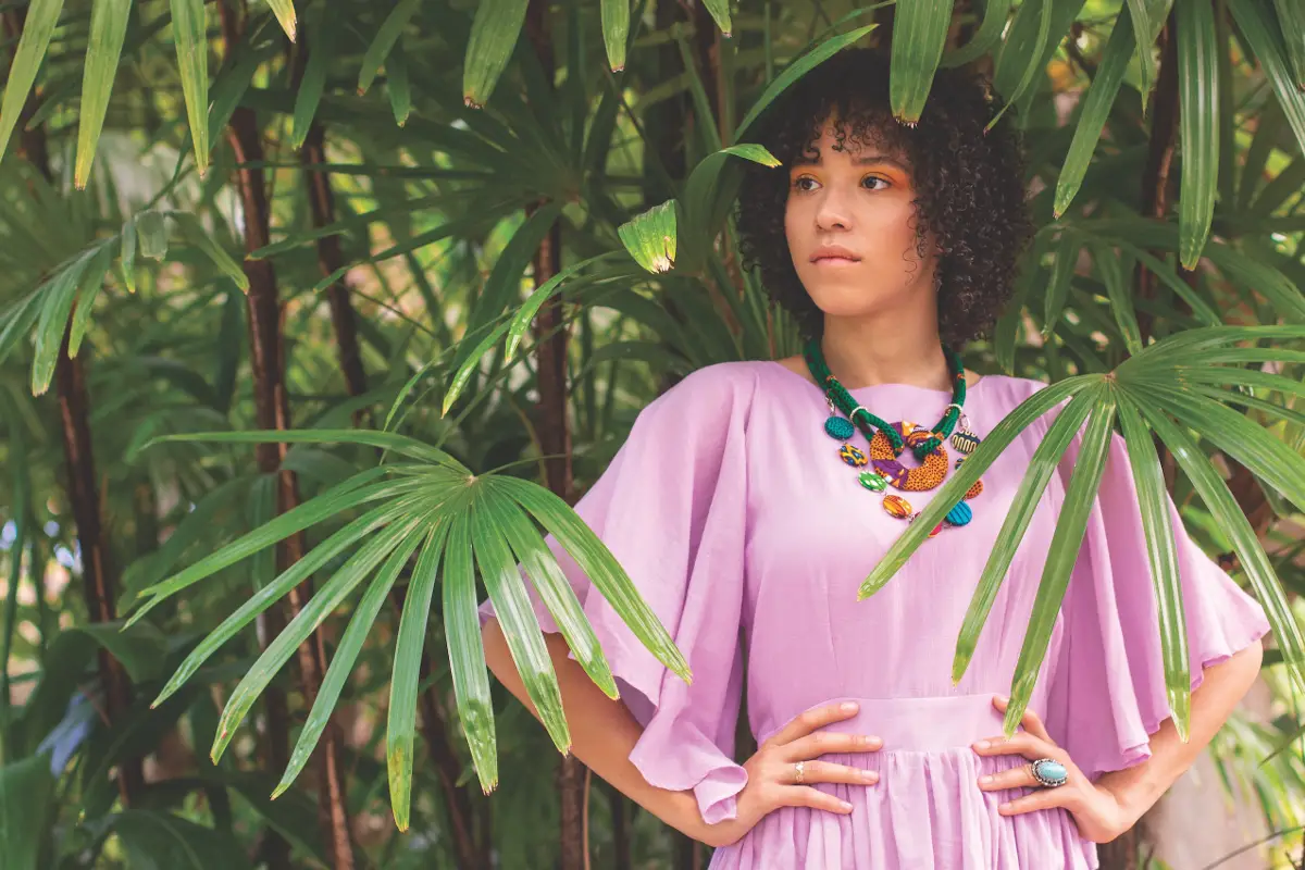 Kaia Kater releases "Grenades" and confirms shows for Spring 2019